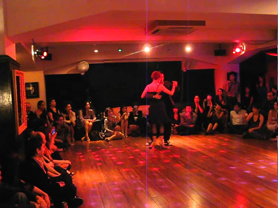 Andres Sautel and Alejandra Gutty -Para dos-