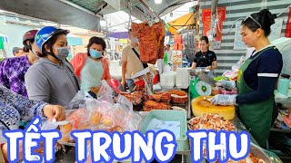 Tấp Nập Khách Mua Heo Quay Ngày Tết Trung Thu.