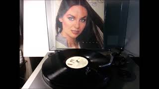 Crystal Gayle - Wayward Wind