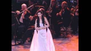 EMMA SHAPPLIN - Spente Le Stelle. Live In Le Concert De Caesarea (HD).