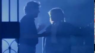 Olivia Newton-John - Dancin&#39; Round And Round