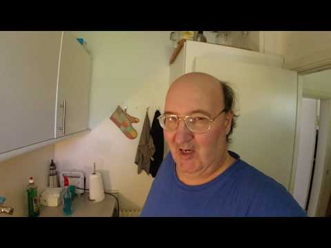 MongoTV_4832 - TØMT SKRALDEPOSER OG TOMME FLASKER SØNDAG AFTEN - JEG KLAR TIL NÆSTE UGE