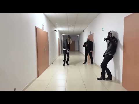 2HOLLIS - DOGS [OFFICIAL MUSIC VIDEO]