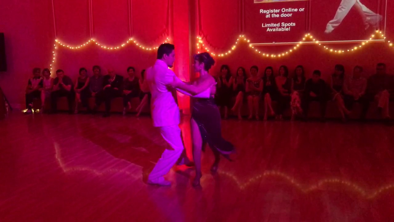 Miriam Larici & Leonardo Barrionuevo dancing at the Milonga Sentimental, part 1/4