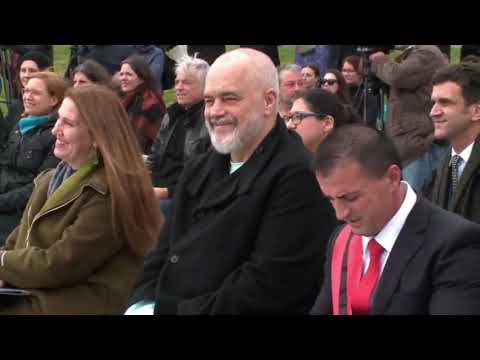 🎙 “Tungjatjeta Edi Rama, ti je burrë që s’do reklama”, Goliku i ngre këngë Ramës. #Tirananews #Video