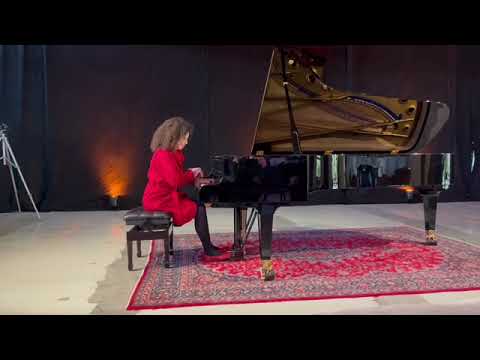 Genåbning af Hornung og Møller, musik: Marianna Shirinyan