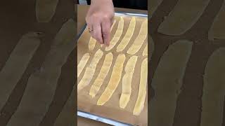 Crispy and 100 percent healthy banana chips.
