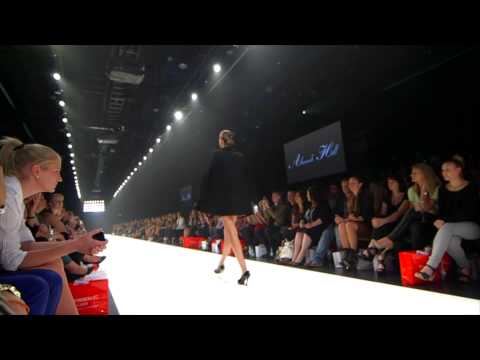 LMFF 2013 - L'Oréal Paris Runway 04