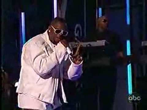 R. Kelly ft. Keri Hilson - Number One -- LIVE -- HQ