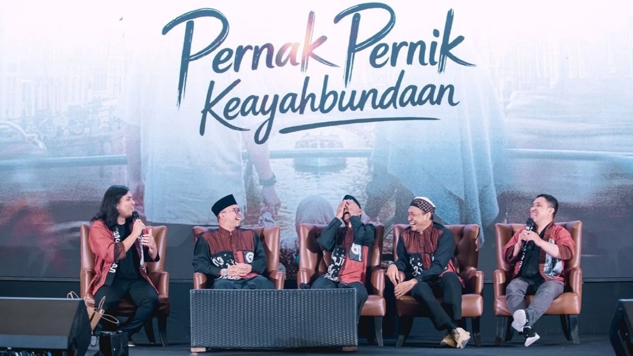 Menjadi Orang Tua Yang Di Cintai Anak | Ustadz Abdul Somad