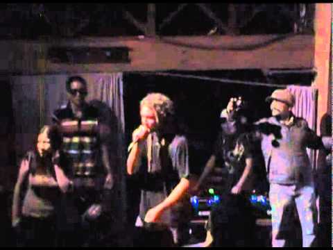 Previo de DVD ACHORA TU RIMA 1