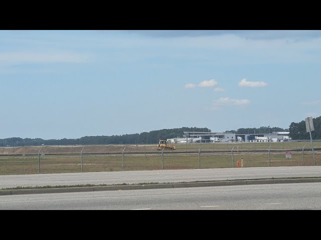 Live Myrtle Beach Int Airport...Live ATC...dual cameras SDDEFAULT Thumbnail