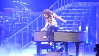 Alicia Keys Performing Wait Till You See My Smile Live at the Nokia Theater in Grand Prairie, TX