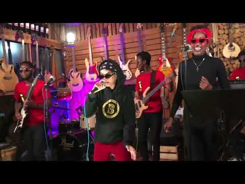 Alma Ras Live Band Perfomance at Fanisi