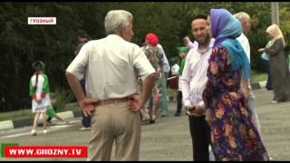 Чеченские единороссы провели конкурс детских рисунков на асфальте