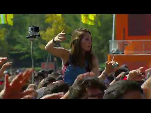 Liricistas ft. Donexpress - Sin Dejar de Soñar - Lollapalooza (En Vivo)