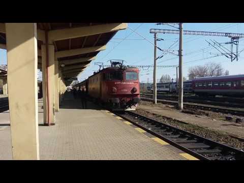 Trenul Regio 5408 Iasi-Marasesti pleaca din gara Iasi