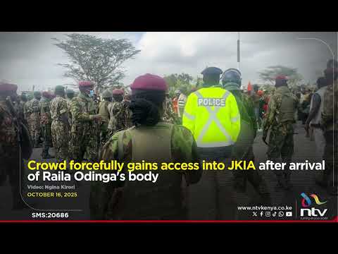 Crowd forcefully gains access into JKIA after arrival of Raila Odinga's body