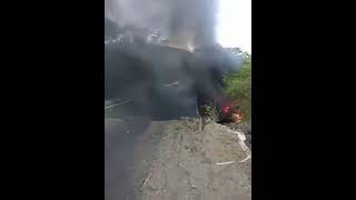 Accidente Puente Huyus con severos daños tras accidente de vehículo Pesado