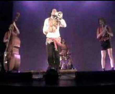 Sirqus Alfon - Hips don't lie - Jam Allstars