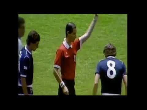 Fastest Red Card in FIFA World Cup history [Uruguay 🇺🇾 vs. 🏴󠁧󠁢󠁳󠁣󠁴󠁿 Scotland 1986]