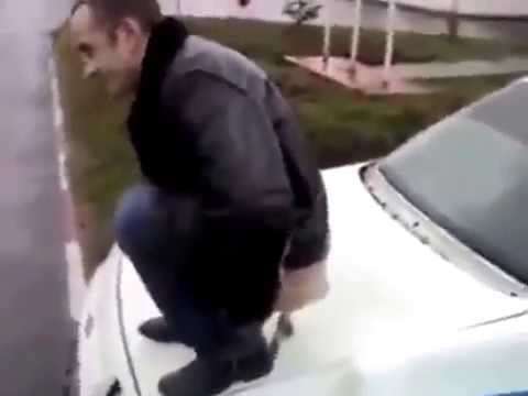 насрал на машину полиции