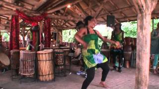 Afrikaanse percussie met dans AGOGO