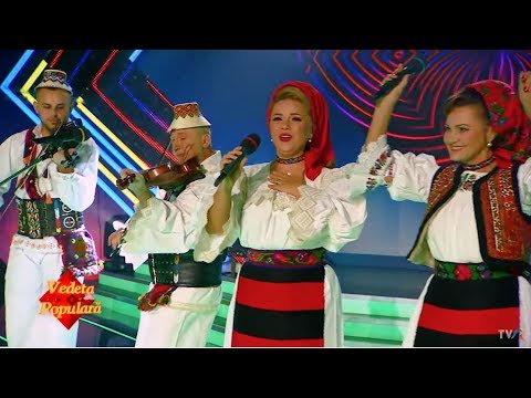 Cornelia şi Lupu Rednic împreună cu prietenii lor, în finala sezonului 4 Vedeta populară (@TVR1)