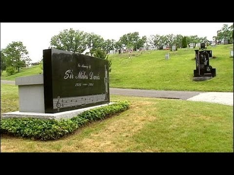 Jazz Corner is hot real estate at Woodlawn Cemetery in NYC