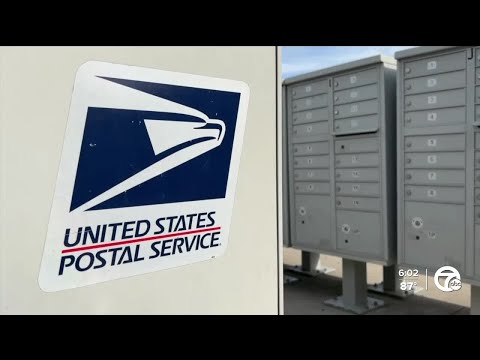U.S. mail carrier robbed at gunpoint