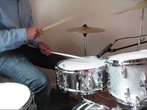 download lagu mp3 mp4 Premier Hi Fi, download lagu Premier Hi Fi gratis, unduh video klip Premier Hi Fi