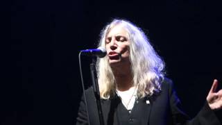 Patti Smith -  Because The Night - Olympia - 20 10 2015