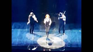 Reba Mcentire Brooks & Dunn 7-23-16-fear of being alone