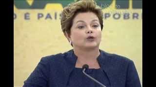 Presidenta Dilma se emociona na posse dos sete integrantes da Comissão da Verdade