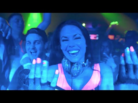 Rhiannon Roze • Gimme Dat [Official Music Video]