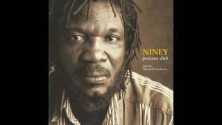 Niney The Observer - Tenement Yard Dub (Dennis Brown)