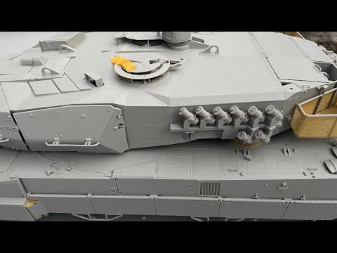 Trumpeter 00966 1/16 German Leopard 2A6 Main Battle Tank  Part1