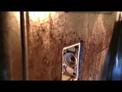 Replace oven lamp Change light bulb on stove Oven light bulb replacement instructions