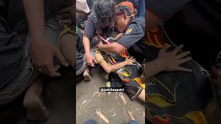 Download lagu Membangkitkan indang ganas roh kesurupan ‼️ jathilan putri ndadi #jaranan #kudalumping mp3