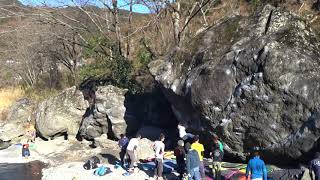 御岳 忍者返しの岩 蛙[三段]