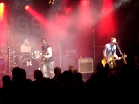 5Bugs feat Alpha Academy - Automatic