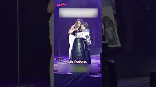 Quand Julien Doré fait plaisir à la petite Emma, 6 ans ! 😍