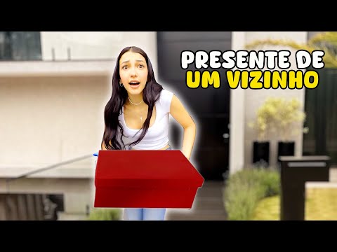 RECEBI UM PRESENTE MUITO ESTRANHO NA MINHA CASA