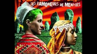 Musik-Video-Miniaturansicht zu Ibrahim Songtext von Les Ramoneurs de Menhirs