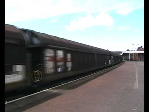 37401 on 6D19 Warrington - Holyhead and 6F18 return working. 01/08/09