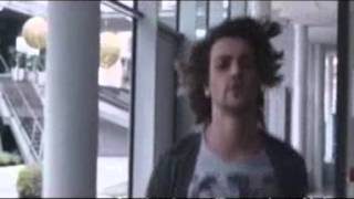 Recensione di "Lasciami Entrare" di Valerio Scanu