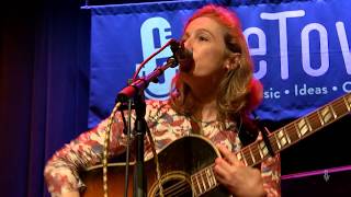 Tift Merritt - Dusty Old Man (eTown webisode #1216)