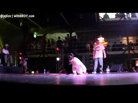 TOP16-8)Issue vs Noodle(w) | Red Bull BC One Korea Cypher 2012