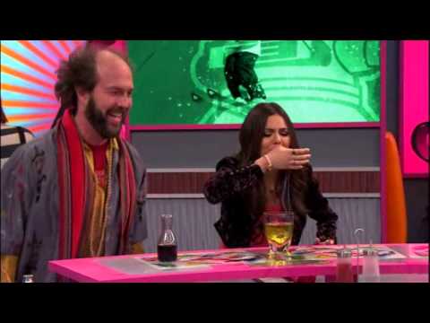 Sikowitz scares Tori