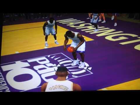 College Hoops 2k6 Alley oop to #34 Gabe Pruitt (ps2)